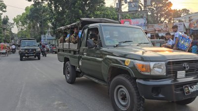 ফরিদপুরে সেনাবাহিনীর টহল শুরু