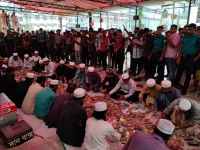 ৭০৭ বছরের রীতি ভেঙে সোমবার জেলা প্রশাসনের তত্ত্বাবধানে সিলগালা করা দানের বড় তিনটি ডেগের মুখ খোলা হয়