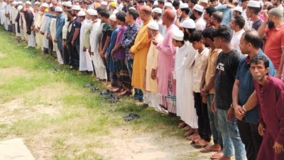 কৃষক কবির হোসেনের দাফন সম্পন্ন, পরিবারের পাশে থাকার আশ্বাস প্রতিমন্ত্রীর