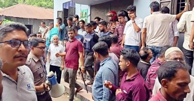 পুলিশের ঊর্ধ্বতন কর্মকর্তারা ঘটনাস্থল পরিদর্শন করেছেন