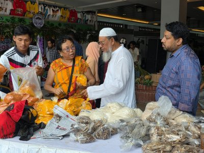 পাহাড়ি চাল, হলুদও রয়েছে মেলায়