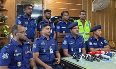 সংবাদ সম্মেলনে হত্যার বিস্তারিত তুলে ধরেন অতিরিক্ত পুলিশ সুপার এএইচএম মাহবুব রেজওয়ান সিদ্দিকী 