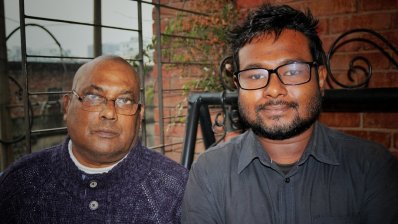 ভাস্কর চৌধুরীর সঙ্গে অরুণাভ দাস। ছবিঃ কবি তানজীর সৌরভ