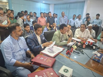 ফলাফল ঘোষণা করছেন শিক্ষামন্ত্রী আ ন ম এহছানুল হক মিলন