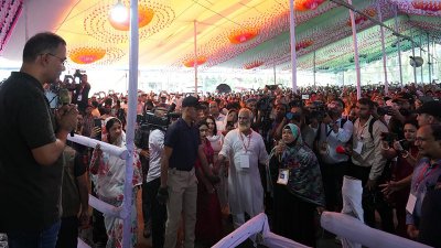 ফ্যামিলি কার্ডের উপকারভোগীদের সঙ্গে মতবিনিময় প্রধানমন্ত্রী তারেক রহমান