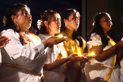 বাংলাদেশি শিক্ষার্থীদের সঙ্গে ছিলেন বিদেশি শিক্ষার্থীরাও। ছবি: শিক্ষার্থীদের সৌজন্যে