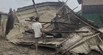 অনেকেই ক্ষতিগ্রস্ত ঘরবাড়ি মেরামতে নেমে পড়েছেন