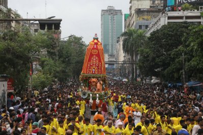 রাজধানীতে রথযাত্রা (ছবি: নাসিরুল ইসলাম)