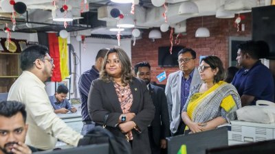বাংলা ট্রিবিউন ও ঢাকা ট্রিবিউন কার্যালয় পরিদর্শন করেন মালদ্বীপের হাইকমিশনার শিউনীন রশিদ। ছবি: আবিদ আহমেদ সুপ্ত, বাংলা ট্রিবিউন।