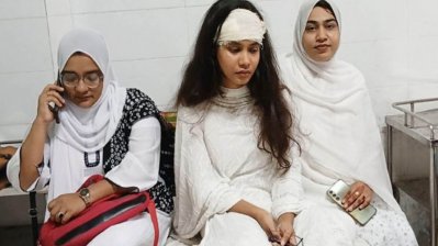 আহত শিক্ষানবিশ আইনজীবী সাবিহা সুলতানাকে হাসপাতালে ভর্তি করা হয়