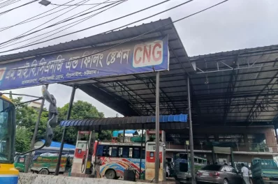 পেট্রোল পাম্পগুলোতে কমেছে গাড়ির লাইন