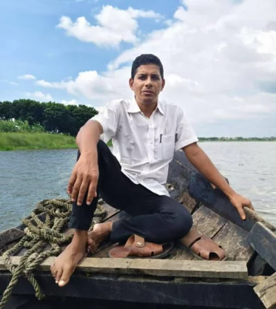 গোদাগাড়ী উপজেলার লালবাগ এলাকার বাসিন্দা মশিউর রহমান