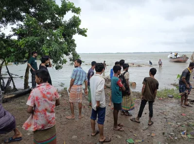 ঢাকা থেকে নানার বাড়ি বেড়াতে এসে নদীতে নেমে ওই কিশোরী নিখোঁজ হয়