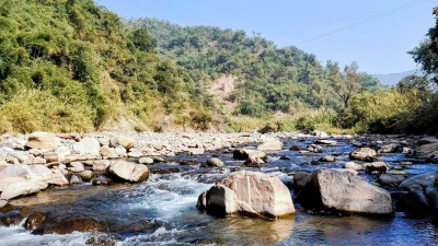পাহাড়ঘেরা নদীপথের জন্য বিখ্যাত ডালিমখোলা (সংগৃহীত)।