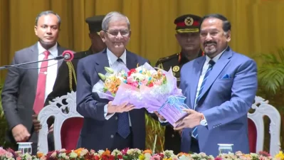 নতুন রাষ্ট্রপতিকে শুভেচ্ছা জানান এতদিন রাষ্ট্রপতির দায়িত্বে থাকা স্পিকার হাফিজ উদ্দিন আহমদ 