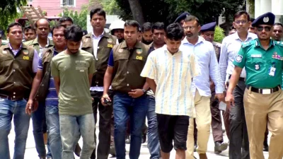 এক পরিবারের চার জনকে হত্যার ঘটনায় দুই যুবককে আটক করেছে পুলিশ