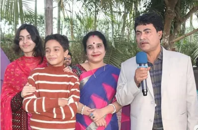 অবসরপ্রাপ্ত স্কুলশিক্ষক গণপতি চক্রবর্তী ও তার পরিবারের তিন সদস্য