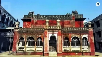 বুড়িগঙ্গার কাছাকাছি লাল ইটের নর্থব্রুক হল। ছবি: সংগৃহীত