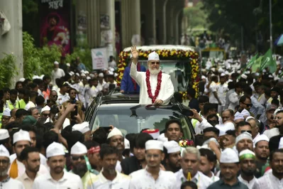 সমাবেশ সভাপতিত্ব করেন ড. সৈয়দ সাইফুদ্দীন আহমদ আল হাসানী মাইজভাণ্ডারী (ছবি: নাসিরুল ইসলাম)