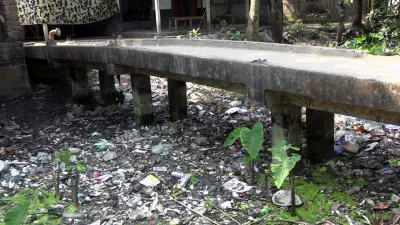 সংকুচিত খালের আত্রাই নদী অংশে পানিপ্রবাহ পুরোপুরি বন্ধ হয়ে গেছে