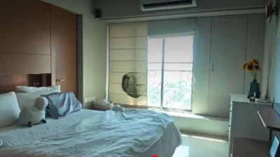 শোবার ঘরগুলোর সাজেও রয়েছে পারুলের ব্যক্তিগত পছন্দের ছাপ (ছবি: ভিডিও থেকে নেওয়া)