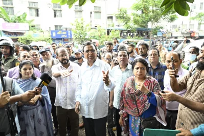 ফুটপাত ছাড়তে হবে, ট্রেড লাইসেন্সও নিতে হবে: ডিএসসিসি প্রশাসক