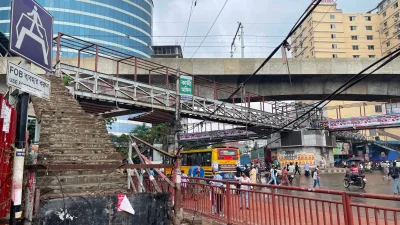 কোথাও অচল, কোথাও দখলে: কাজে আসছে না ওভারব্রিজ
