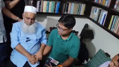 অপ্রতীমের বাসায় সংসদ সদস্য মনিরুল হক চৌধুরী