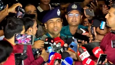ব্রিফ করছেন ডিসি ইবনে মিজান