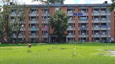 বিপুলসংখ্যক শিক্ষার্থীর জন্য অ্যাকাডেমিক ভবন রয়েছে ১১টি