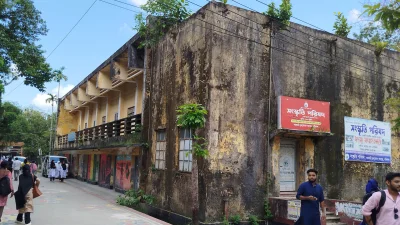 ২২টি বিষয়ে অনার্স ও ২২টি বিষয়ে মাস্টার্সসহ উচ্চ মাধ্যমিক ও ডিগ্রি পর্যায়েও পাঠদান চলছে