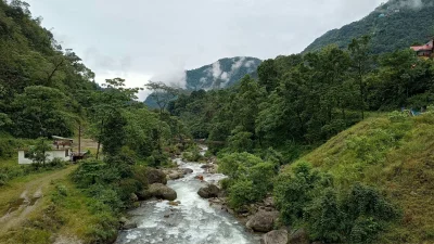 ঋষিখোলায় নদী আর পাহাড়ের মাঝখানে কাটানো যেতে পারে নিরিবিলি সময় (ছবি: পিক্সেল)
