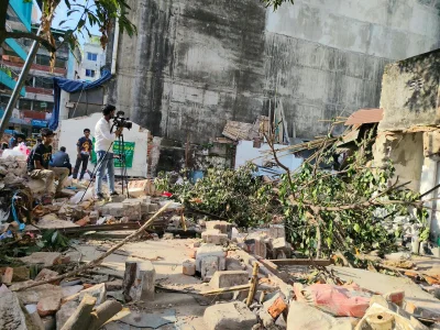 মিরপুরে স্বাস্থ্য সেবাকেন্দ্রে ভাঙচুর। ছবি: বাংলা ট্রিবিউন