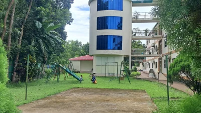 প্রতিষ্ঠার কয়েক বছর পরই অনেক রিসোর্ট আগের অবস্থান ধরে রাখতে পারছে না