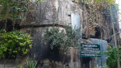 বর্তমানে মূল স্থাপনার মাত্র দুটি ভগ্নাংশ টিকে আছে (ছবি: সংগৃহীত)