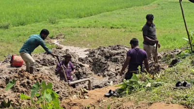 তবে গ্যাস লাইনে ছিদ্র করার পর তীব্র গতিতে গ্যাস বের হতে থাকায় বিপাকে পড়ে পিছু হটতে বাধ্য হয় চক্রটির সদস্যরা