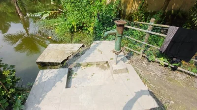 কোথাও কল চুরি হওয়ার অভিযোগ রয়েছে