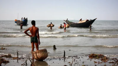 দুবলার চরের সমুদ্রপাড়ে জেলেদের জীবন (ছবি: সংগৃহীত)