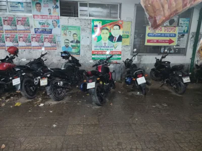 বৃষ্টিতে ভিজছে রাজধানী