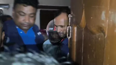 অধ্যক্ষকে উদ্ধার করে পুলিশ হেফাজতে নেওয়ার সময় স্থানীয় লোকজনের সঙ্গে পুলিশের সংঘর্ষের ঘটনা ঘটে