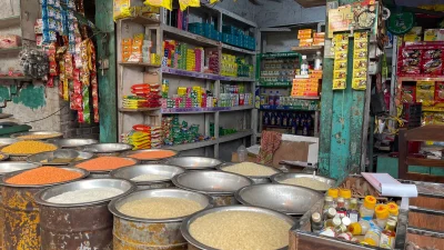 সংসারের হিসাব মেলাতে নিত্যদিনের খরচে কাটছাঁট