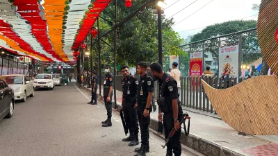 নেওয়া হয়েছে ব্যাপক নিরাপত্তা ব্যবস্থা। ছবি: আসাদ আবেদীন জয়/বাংলা ট্রিবিউন
