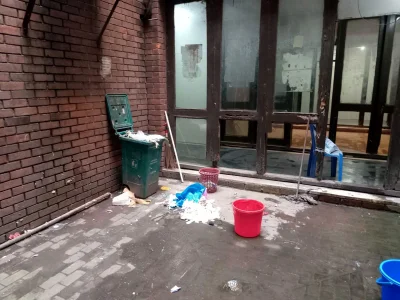 হাসপাতালের বিভিন্ন অংশে করা হয় চুনকাম