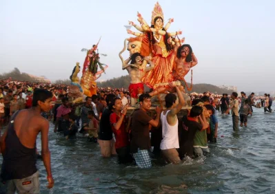 ভক্তদের কণ্ঠে প্রতিধ্বনিত হলো চিরচেনা আহ্বান&mdash;&lsquo;আসছে বছর আবার দেখা হবে।&rsquo;