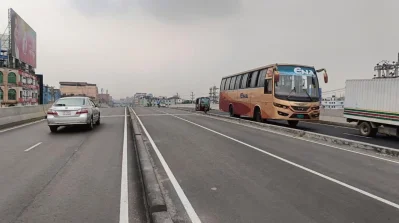নির্মাণকাজ চলাকালে ক্রেন দুর্ঘটনা ও লঞ্চিং গার্ডার ধসে নিরাপত্তারক্ষী জিয়াউর রহমানসহ অন্তত সাত জন পথচারী ও শ্রমিকের প্রাণহানিও ঘটেছে