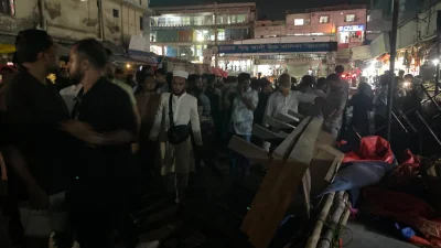 ডিএসসিসির অভিযান। ছবি: বাংলা ট্রিবিউন