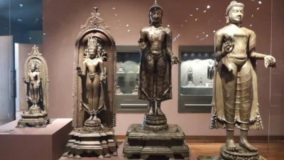 বিহার মিউজিয়ামে সংরক্ষিত মৌর্য যুগের দিদারগঞ্জ যক্ষী মূর্তি (ছবি: সংগৃহীত)