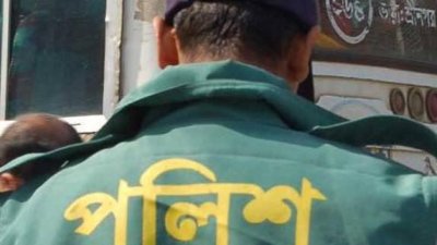 মিথ্যা মামলায় ফাঁসানোর অভিযোগ, তিন পুলিশ কর্মকর্তার বিরুদ্ধে মামলা