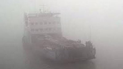 ঘন কুয়াশায় ফেরি চলাচল বন্ধ