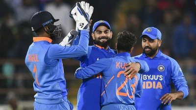 সবাইকে লড়ে জায়গা আদায় করতে হবে মনে করেন রোহিত